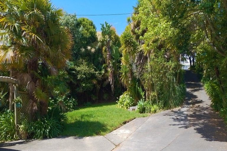 Photo of property in 502 Beach Road, Murrays Bay, Auckland, 0630