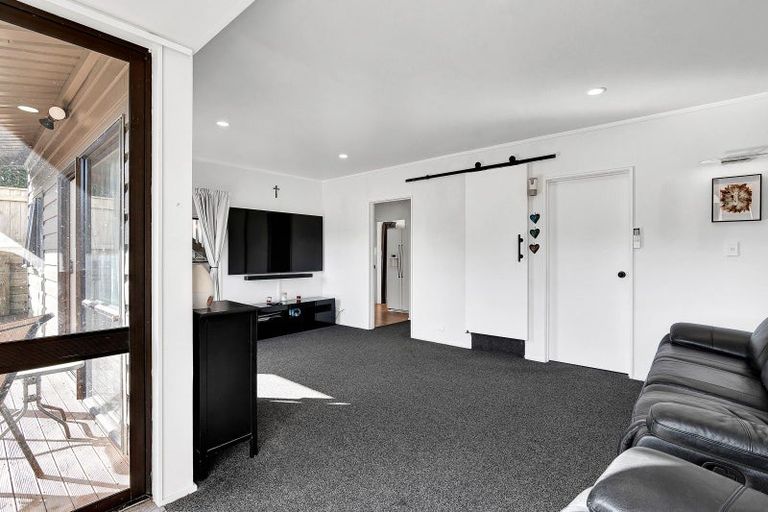 Photo of property in 92 Heta Road, Highlands Park, New Plymouth, 4312
