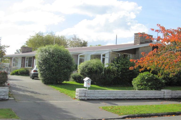 Photo of property in 2/4 Carruthers Street, Ilam, Christchurch, 8041