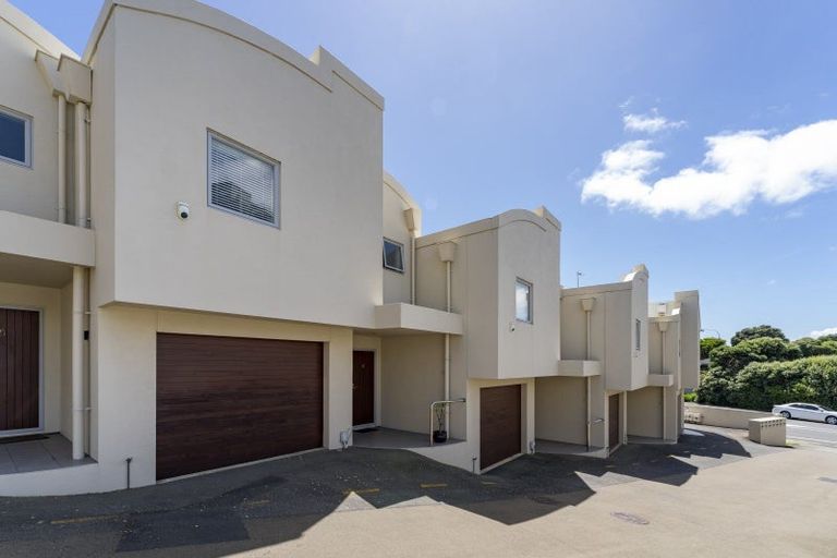 Photo of property in 4/1 Marine Parade, Paraparaumu Beach, Paraparaumu, 5032