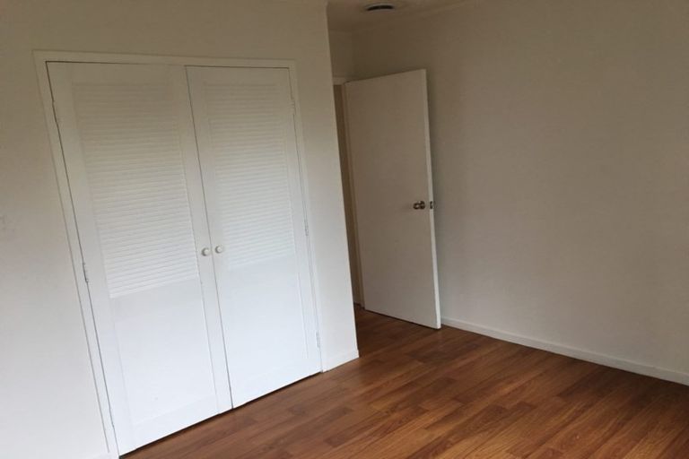 Photo of property in 10 Cairngorm Place, Highland Park, Auckland, 2010