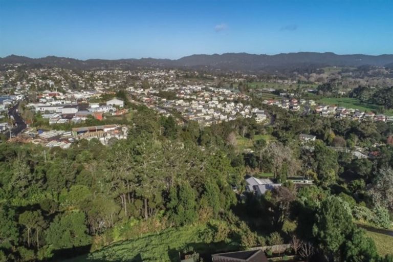 Photo of property in 103 Rangeview Road, Sunnyvale, Auckland, 0612