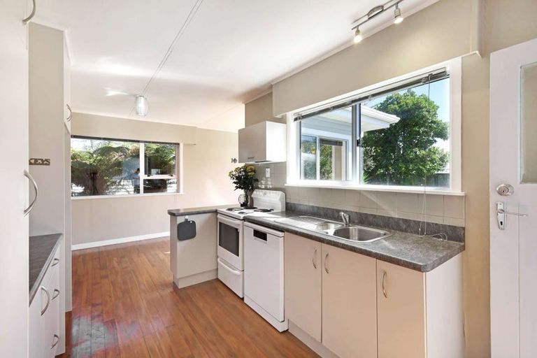 Photo of property in 9 Whakawhiti Street, Marfell, New Plymouth, 4310