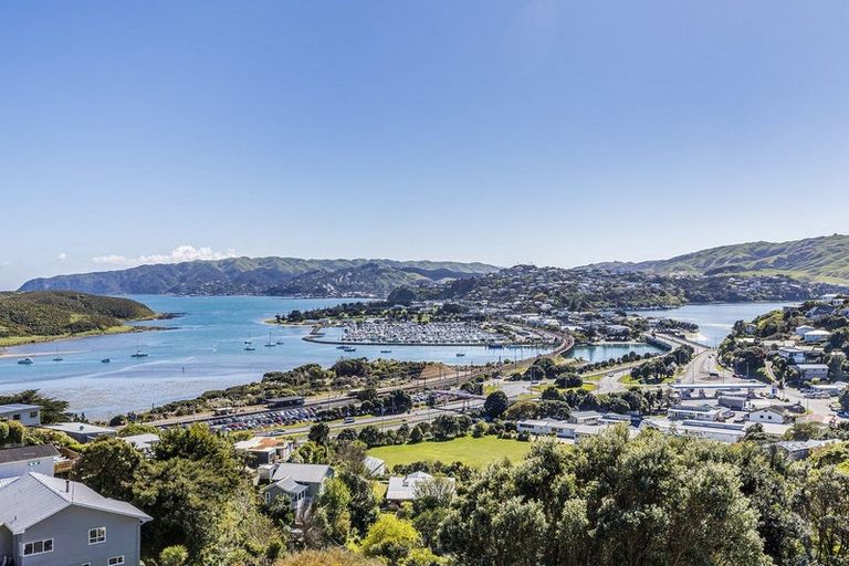 Photo of property in 27 Eskdale Road, Papakowhai, Porirua, 5024