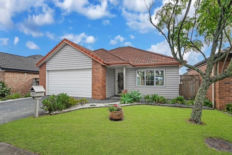 Photo of property in 24 Espalier Drive, Henderson, Auckland, 0612