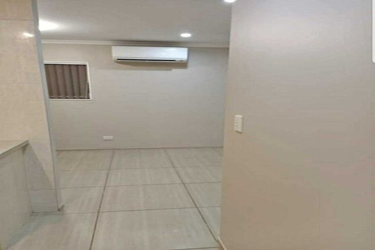 Photo of property in 232 Botany Road, Golflands, Auckland, 2013