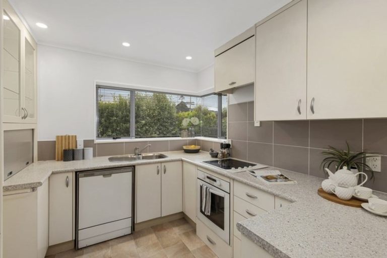 Photo of property in 2 Gordon Street, Avalon, Lower Hutt, 5011