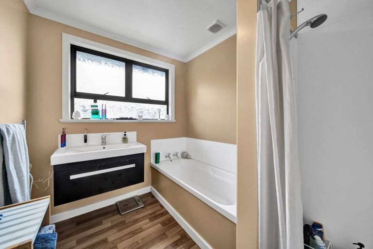 Photo of property in 13 Bone Crescent, Hawera, 4610