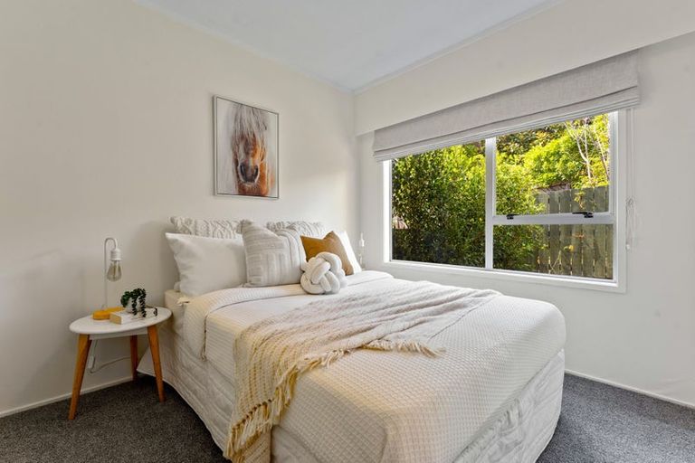 Photo of property in 2/43 Telstar Place, Beach Haven, Auckland, 0626