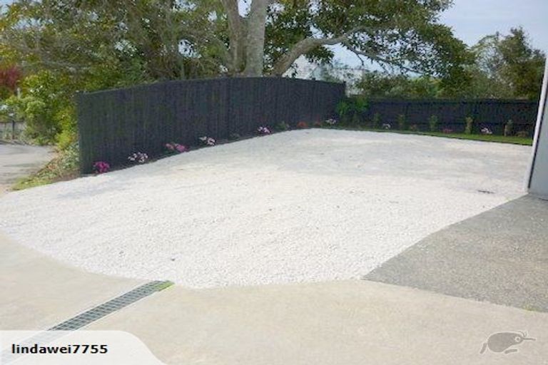 Photo of property in 2/167a Carlisle Road, Northcross, Auckland, 0632