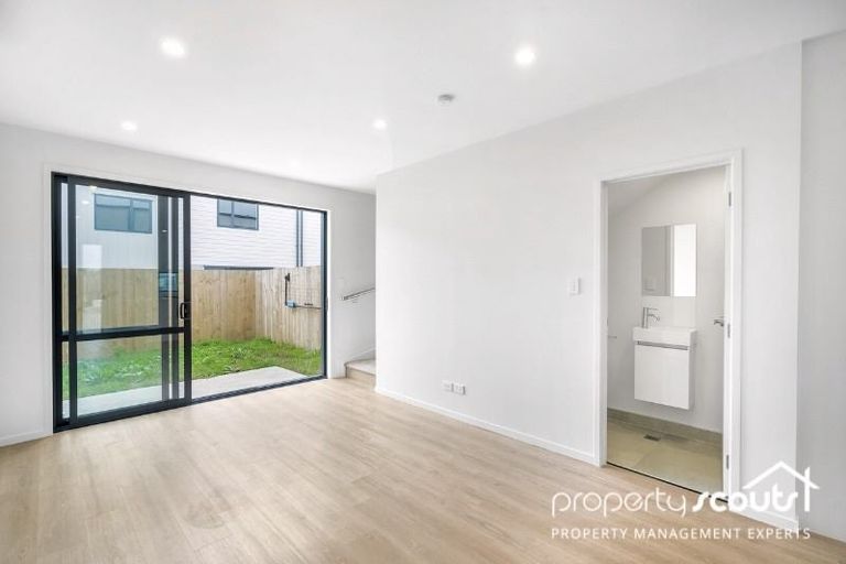 Photo of property in 43 Clay Works Lane, New Lynn, 0600