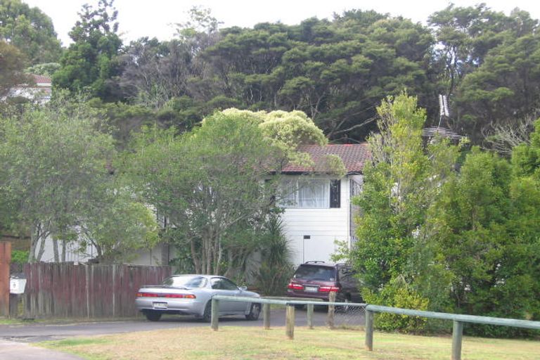 Photo of property in 6 Wanita Place, Totara Vale, Auckland, 0629