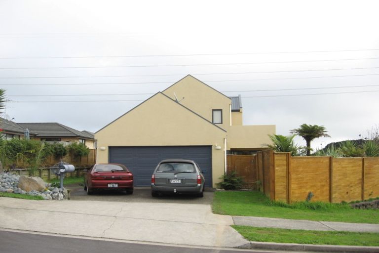 Photo of property in 13 Norman Close, The Gardens, Auckland, 2105