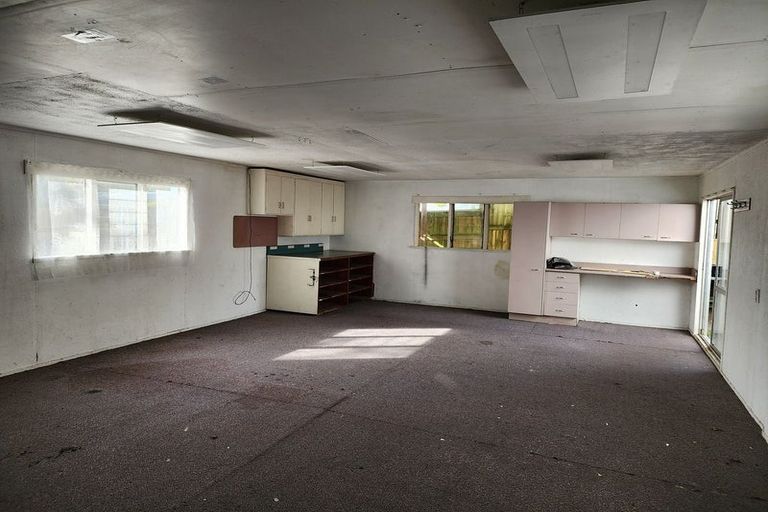 Photo of property in 8 Malvina Place, Bucklands Beach, Auckland, 2014