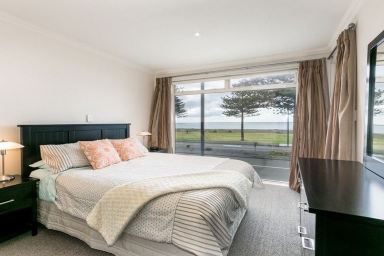 Photo of property in 625 Marine Parade, Napier South, Napier, 4110