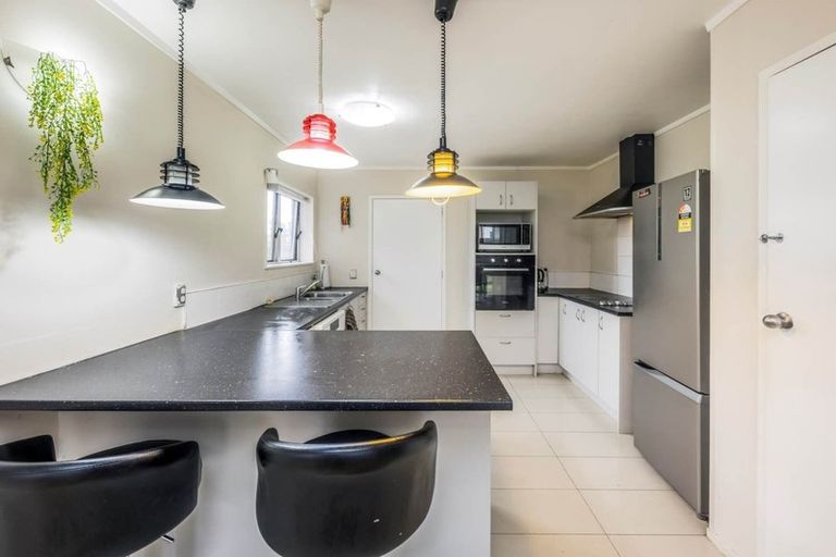 Photo of property in 4 Chichester Drive, Rosehill, Papakura, 2113