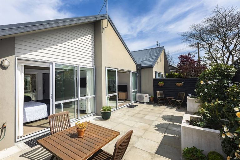 Photo of property in 2/2 Hamilton Avenue, Ilam, Christchurch, 8041