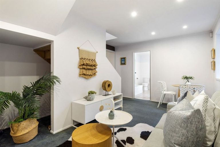 Photo of property in 190 Hurstmere Road, Takapuna, Auckland, 0622