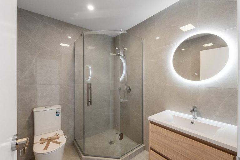 Photo of property in 8c Datura Place, Sunnynook, Auckland, 0620