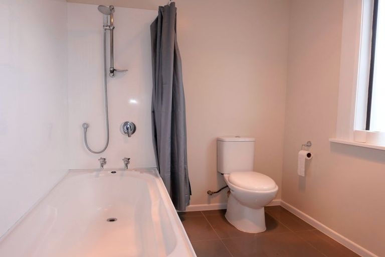 Photo of property in 129 Arawhata Road, Paraparaumu, 5032