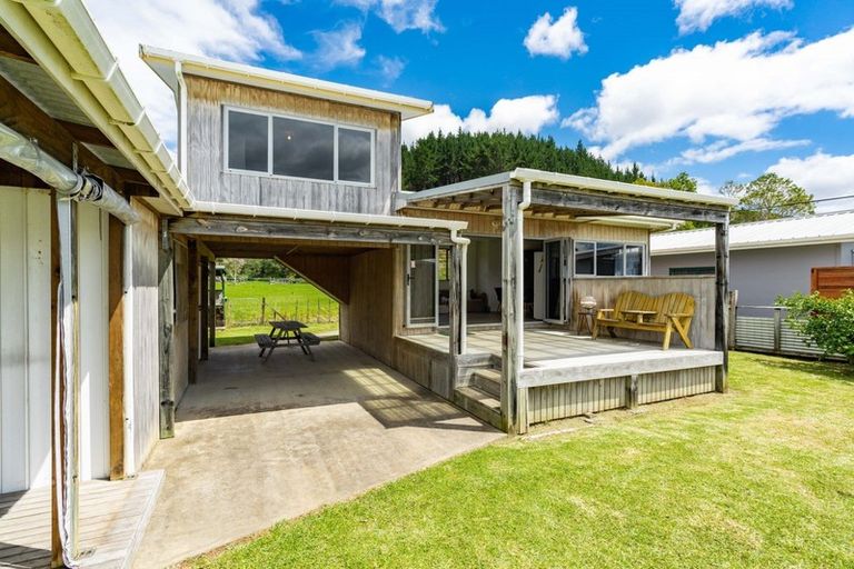 Photo of property in 13 Taiwa Road, Oakura, Hikurangi, 0184