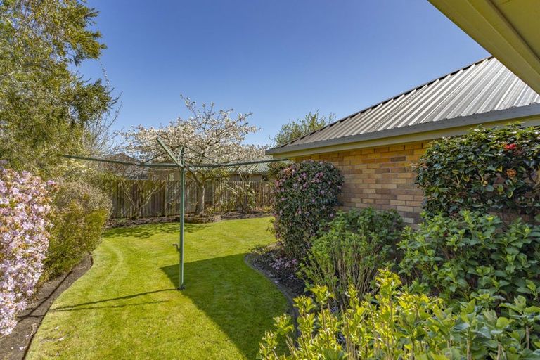 Photo of property in 4 Wardour Mews, Avonhead, Christchurch, 8042