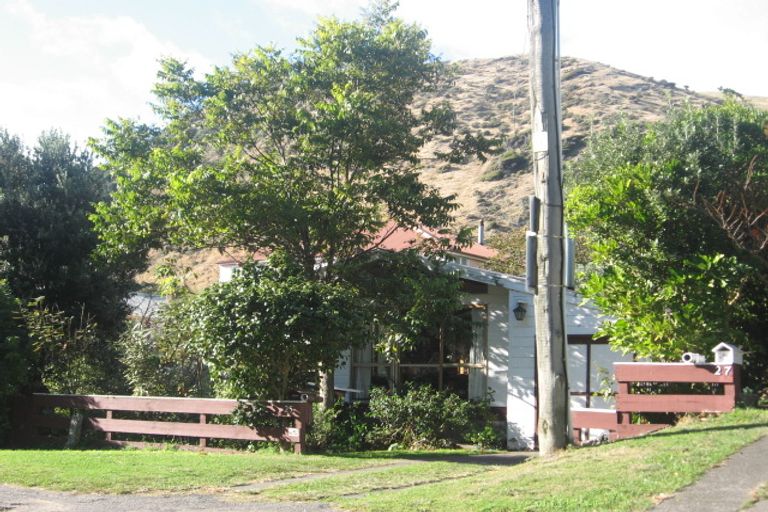Photo of property in 25 Ames Street, Paekakariki, 5034