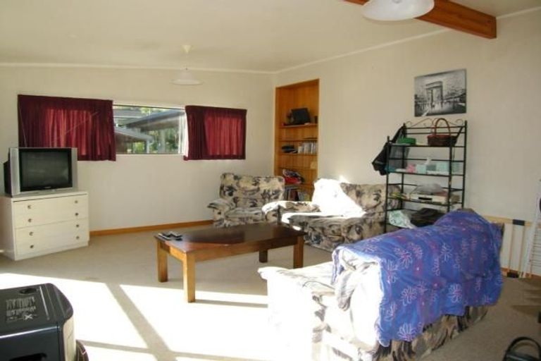 Photo of property in 50 Eugenia Rise, Totara Heights, Auckland, 2105