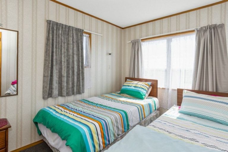 Photo of property in 37 Karewa Parade, Papamoa Beach, Papamoa, 3118