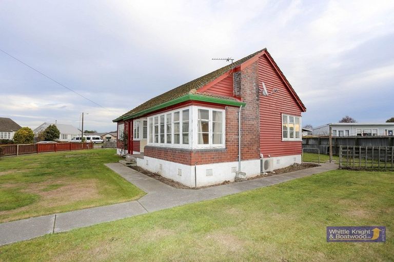 Photo of property in 20 Dickson Crescent, Hornby, Christchurch, 8042