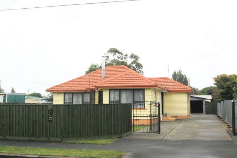 Photo of property in 59 Coopers Road, Dallington, Christchurch, 8061
