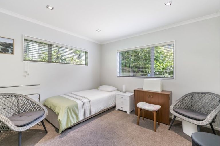 Photo of property in 11 Fendalton Place, Hatfields Beach, Orewa, 0931