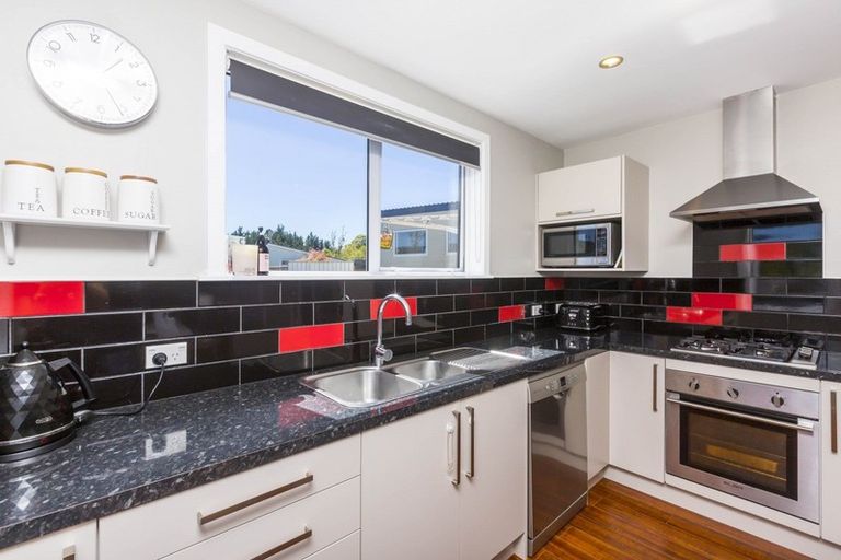 Photo of property in 11 Mount Marua Drive, Timberlea, Upper Hutt, 5018