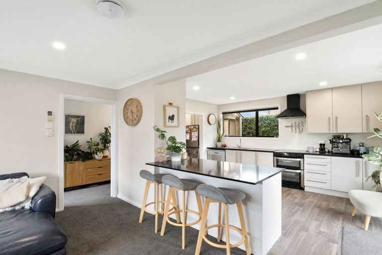 Photo of property in 28 Denise Crescent, Hornby, Christchurch, 8042