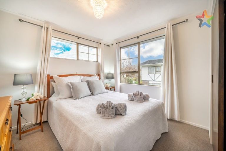 Photo of property in 2 Mcenroe Grove, Naenae, Lower Hutt, 5011