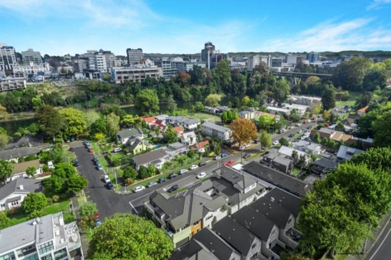 Photo of property in 2i Riro Street, Hamilton East, Hamilton, 3216