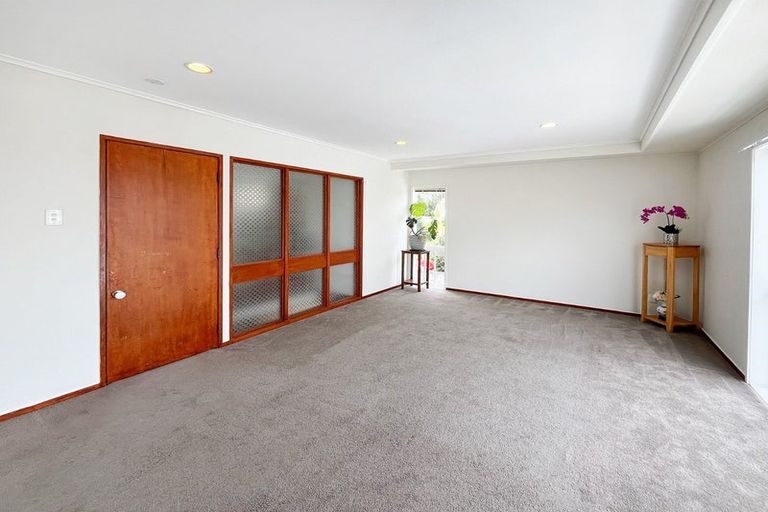 Photo of property in 12 Thomas Avenue, Te Atatu Peninsula, Auckland, 0610