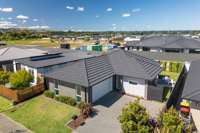Photo of property in 18 Tabraham Crescent, Pyes Pa, Tauranga, 3112