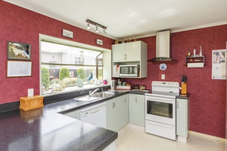 Photo of property in 12 Fraser Court, Roslyn, Palmerston North, 4414