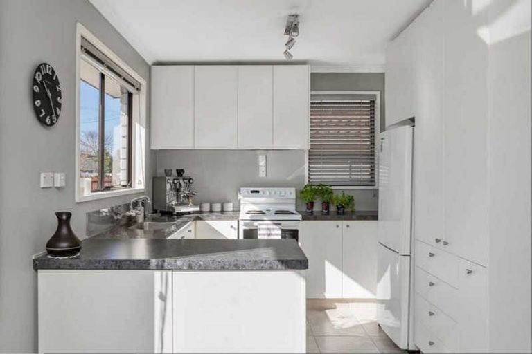 Photo of property in 2/15 Orkney Street, Strowan, Christchurch, 8052