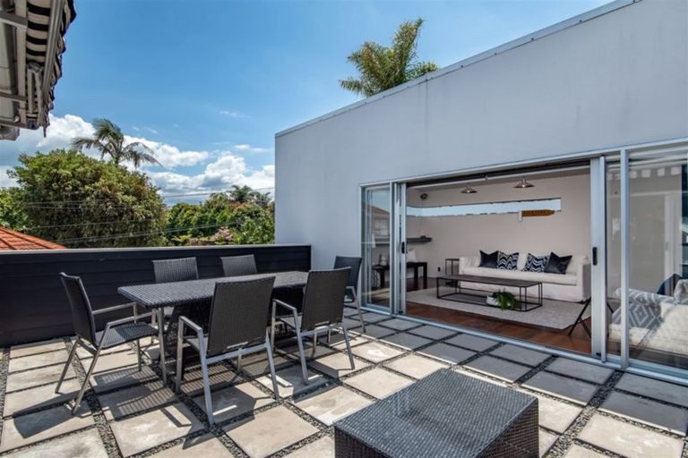 Photo of property in 45 Williamson Avenue, Belmont, Auckland, 0622