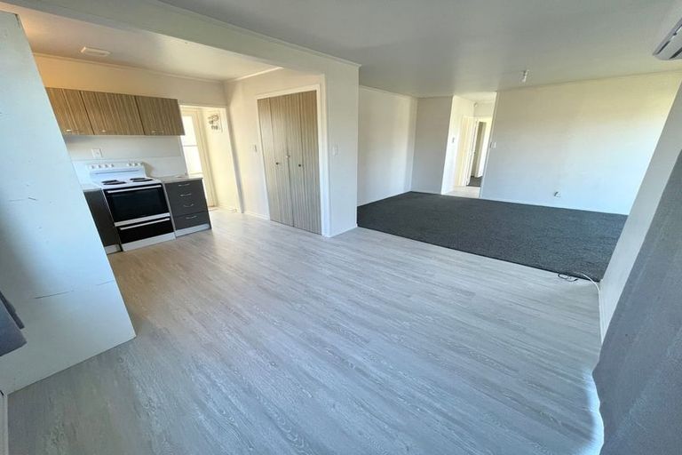 Photo of property in 43 Sharland Avenue, Manurewa, Auckland, 2102