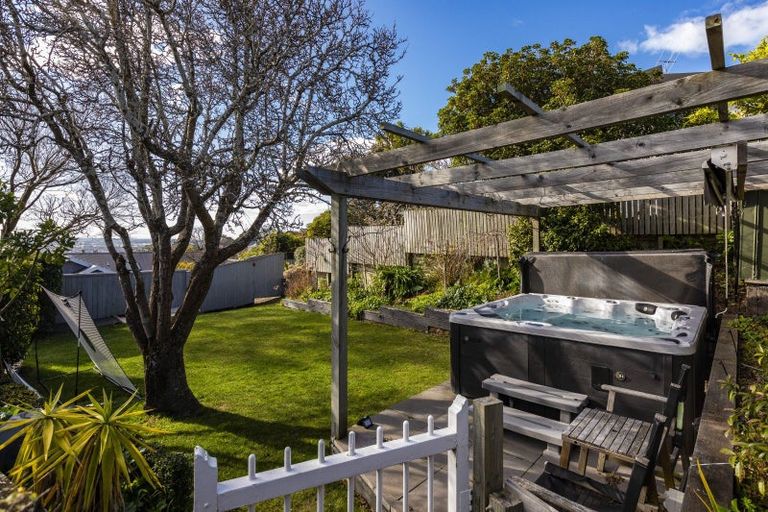 Photo of property in 67 Hackthorne Road, Cashmere, Christchurch, 8022
