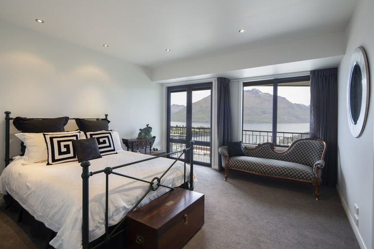 Photo of property in 37 Belfast Terrace, Queenstown, 9300