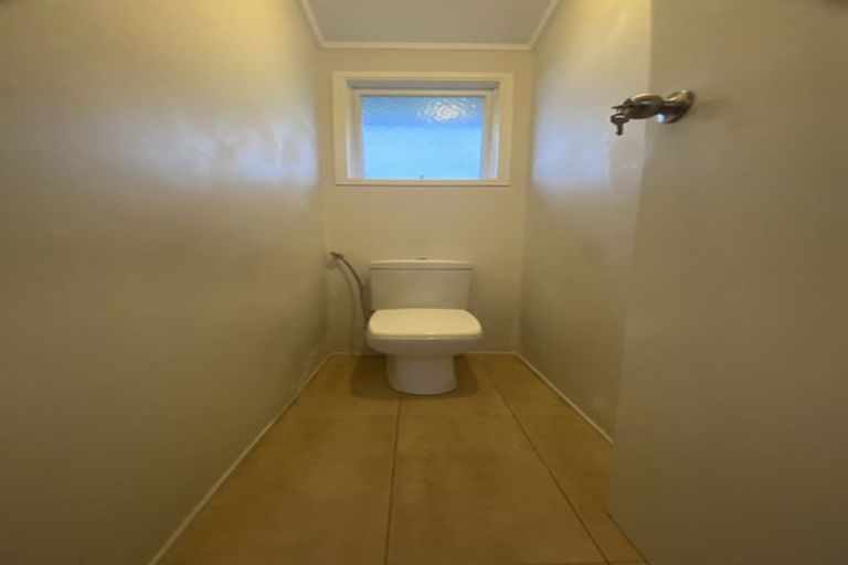 Photo of property in 147 Reeves Road, Pakuranga Heights, Auckland, 2010