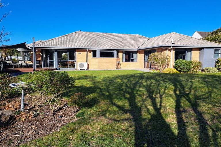Photo of property in 17 Orlando Crescent, Waimairi Beach, Christchurch, 8083