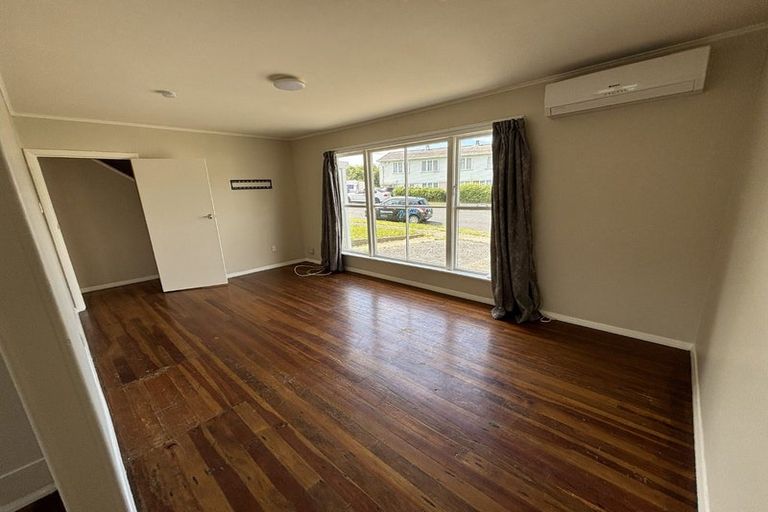 Photo of property in 82-84 Leicester Street, Cannons Creek, Porirua, 5024
