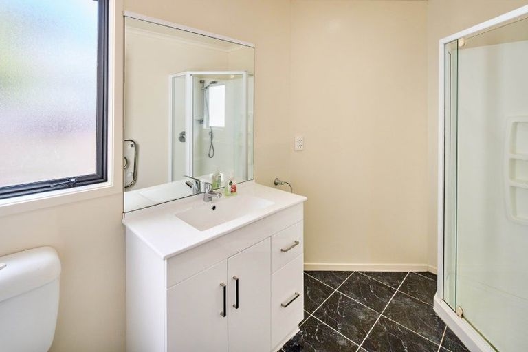 Photo of property in 8 Tamworth Crescent, Newlands, Wellington, 6037