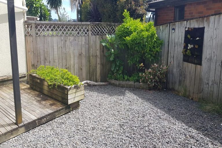 Photo of property in 8/3 Orwell Road, Greenhithe, Auckland, 0632
