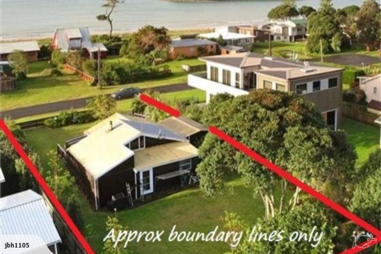 Photo of property in 205 Seaview Road, Whangamata, 3620